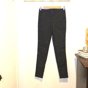 Who What Wear Pinstriped Pants Size 2 Black and White